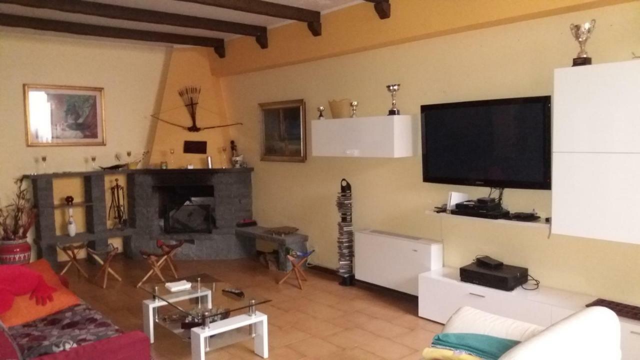 B&B Le Tre Rose Di Maria Pedara Exterior foto